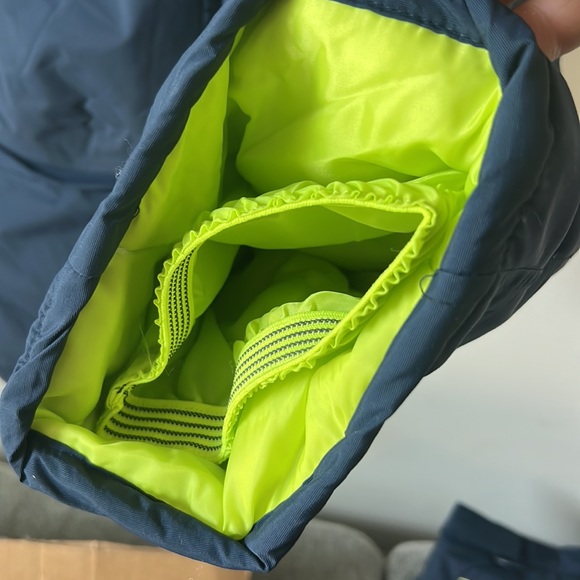 NWT - Amazon Essentials Water Resistant Youth Snow Pants - Large (10) - Picture 9 of 9